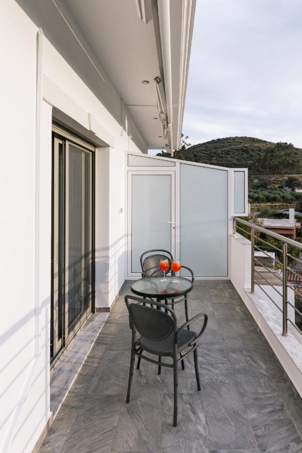Lychnos Apartments Kamilári Exterior foto